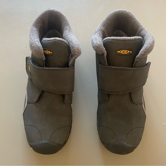 KEEN Kootenay mid height insulated/waterproof boots. Unisex size 2 - Picture 5 of 5